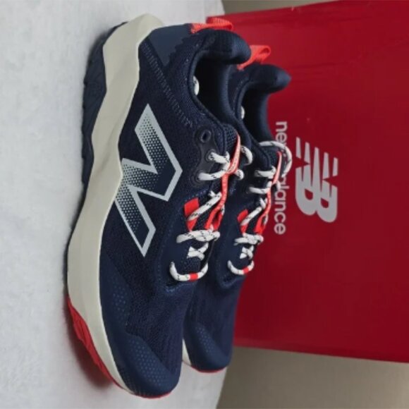 NIB Boys' New Balance Dynosoft Nitrel v6 Running Shoes Sz BIG KID 7 - Picture 1 of 4